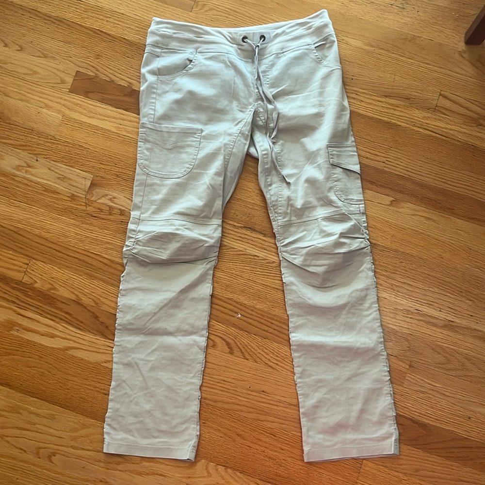 cream / tan kenar size medium ruffle back pants